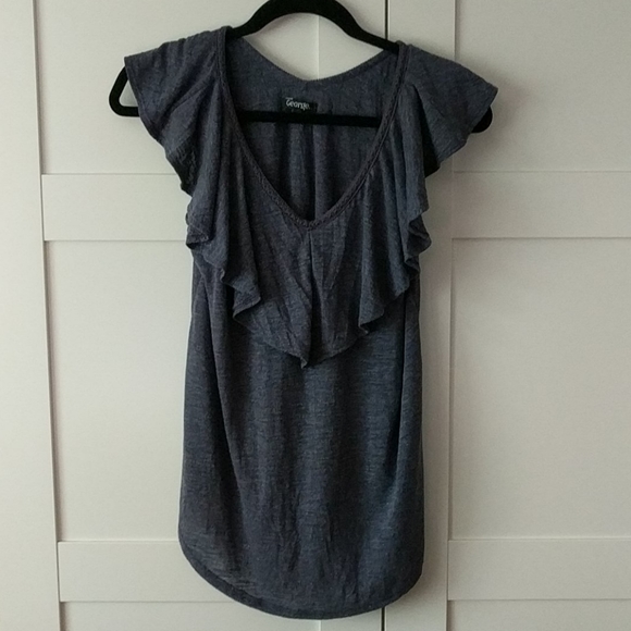 ❄️ 3/$25 Blue Grey Ruffle Drape Top